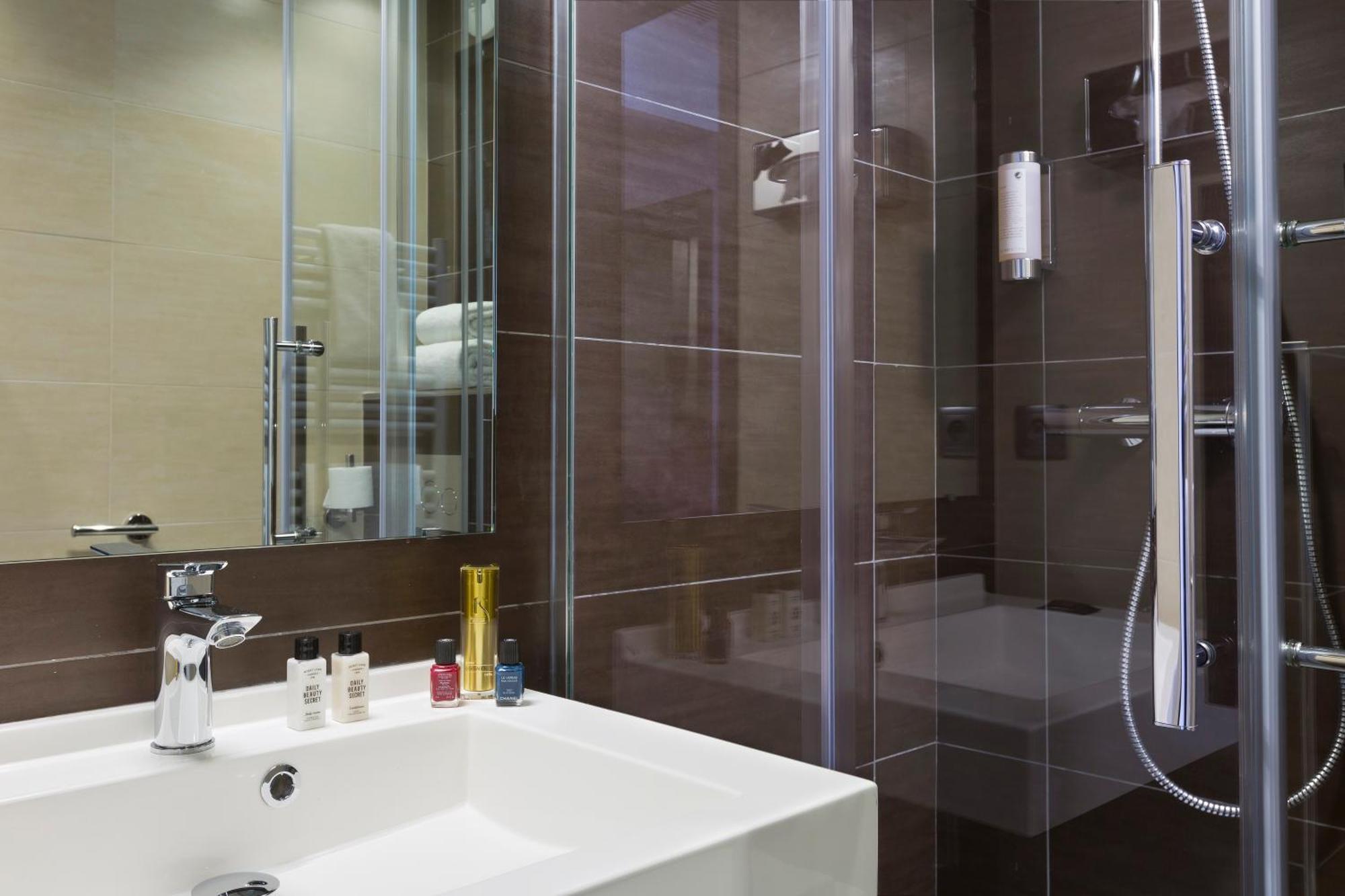 Single Room,1228079702:JPEG